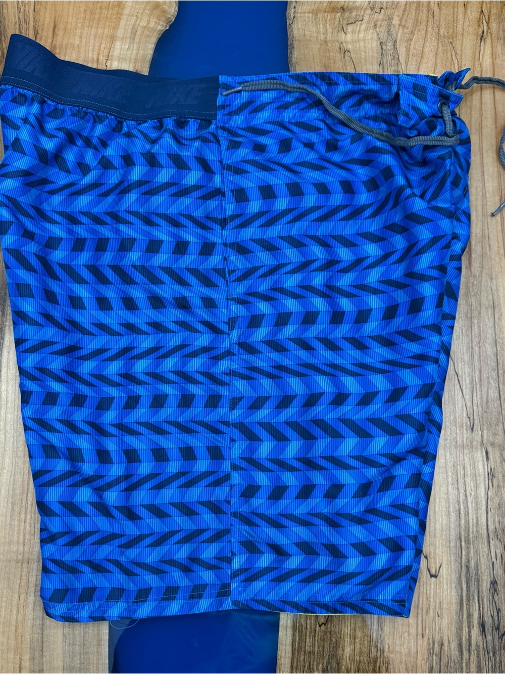 Nike Men’s XL Swim Trunks Blue Geometric Print Drawstring Built-In Support Liner - Picture 12 of 13